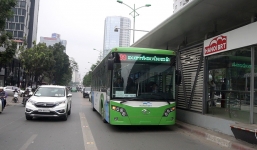 Ô tô cố tình lấn làn xe buýt nhanh BRT sẽ bị phạt 1,2 triệu đồng 