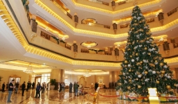 Chiêm ngưỡng cây thông Noel đắt giá nhất thế giới