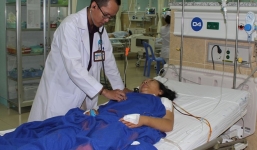 Chồng đâm vợ suýt chết vì ghen tuông