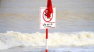 Phát hiện thi thể nam thanh niên trôi dạt trên biển