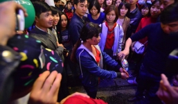 Nổ bóng bay đêm Giáng sinh, một phụ nữ bị thương, cháy xém tóc