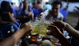 Nhậu trong giờ làm việc, bí thư xã bị kỷ luật