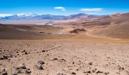 Giã mã bí ẩn về vệt đen trên sa mạc ở Bolivia