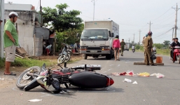 Trinh sát rượt đuổi hơn 3km bắt tài xế tông xe máy rồi bỏ chạy