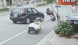 Xe máy đánh lái thần tốc tránh ôtô