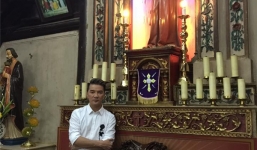 Đàm Vĩnh Hưng đón Noel khác biệt sau khi gánh nợ thay mẹ 20 tỷ