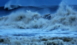 Diễn biến mới nhất cơn bão số 10 giật cấp 14 đang quần thảo Biển Đông