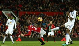 Siêu phẩm kiểu bọ cạp của Mkhitaryan cho MU trong ngày Boxing Day