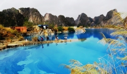 Hồ nước xanh đẹp như 'Tuyệt tình cốc' ở Hải Phòng