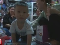 Video: 'Thần đồng' 24 tháng tuổi đọc thành thạo