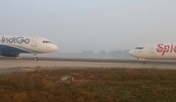 Hai phi cơ chở 363 khách suýt đấu đầu nhau trên sân bay