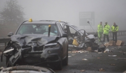 Tai nạn liên hoàn, hàng chục ô tô đâm chồng lên nhau