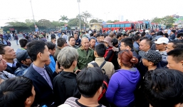 Nhà xe bỏ chuyến tại bến xe Mỹ Đình: Muốn đón khách nhưng không dám