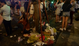 Phố đi bộ Hồ Gươm, Nguyễn Huệ ngập trong rác sau lễ đón năm mới 2017