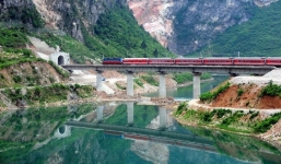 Trung Quốc mở tuyến đường sắt nối với Anh