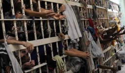 Video: Bạo loạn nhà tù Brazil, hàng chục người bị chặt đầu