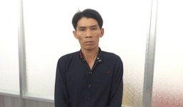 Bắt quả tang người đàn ông móc túi trên xe buýt