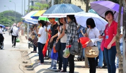 Bắc Bộ 26 độ C nóng như mùa hè, Nam Bộ nắng mạnh