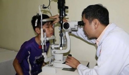 Đốt vật nghi kíp nổ, nam sinh bị nát ngón tay, mắt nguy cơ bị hỏng