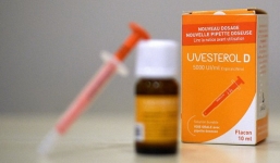  Sau vụ trẻ sơ sinh tử vong, Pháp ngừng bán vitamin D bổ sung 