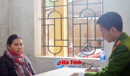 Bắt quả tang nữ nhân viên quán hải sản bán dâm 100.000 đồng