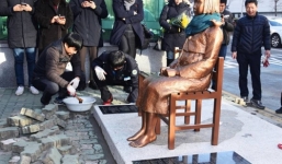 Nhật triệu đại sứ tại Hàn Quốc về nước vì bức tượng 'phụ nữ mua vui'