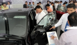 Đã đến lúc không thể dùng tiền mặt mua nhà đất, ô tô?