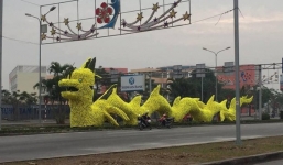 Rồng vàng trang trí hình thù kỳ lạ gây xôn xao ở Hải Phòng