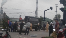 Xe ô tô chở vợ chồng chủ nhiệm UB kiểm tra tỉnh Quảng Trị gặp tai nạn