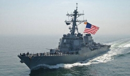 Hải quân Mỹ bắn cảnh cáo tàu tấn công Iran tiếp cận bất thường