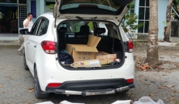 Bắt quả tang người đàn ông thả hàng chục con rắn độc để...cầu may