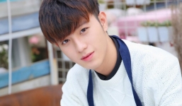 Bức ảnh chụp lén 'nam thần tàu điện ngầm' hút hồn dân mạng