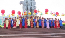 Đám cưới tập thể của 17 cặp vợ chồng ở Miền Tây