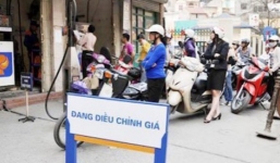 Toàn cảnh giá xăng dầu 2016: 13 lần tăng, 9 lần giảm