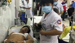 Xe ôm bị đâm trọng thương khi bắt cướp