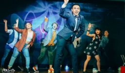 Chú rể 'quẩy' tưng bừng trên nền nhạc 'Ông bà anh'