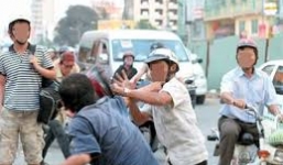 15 cán bộ xã đánh nhau với nhóm thanh niên ở quán karaoke