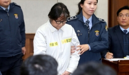 Bạn thân Tổng thống Park thừa nhận chỉnh sửa nhiều phát biểu của bà Park