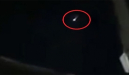 Cầu lửa dài lơ lửng kỳ lạ trên bầu trời Anh