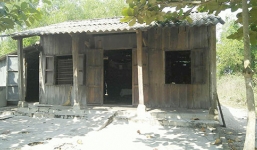 Phát hiện xác người đàn ông đang phân hủy trên giường