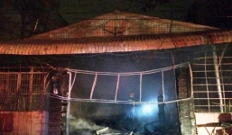 Quán thịt chó cháy dữ dội giữa đêm, nhiều người tháo chạy