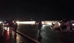 Xe khách tông taxi trên cao tốc Hà Nội- Hải Phòng, nhiều người bị thương