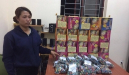 Bắt bà bầu 9X đi buôn 39kg pháo nổ trong đêm