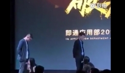 Trung Quốc: Công ty ép nhân viên chơi trò chơi tục tĩu