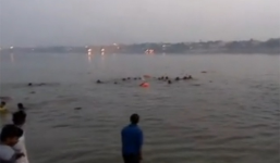 Video: Lật thuyền chở 50 khách, hàng chục người thiệt mạng