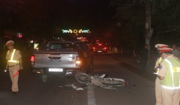 Tin tai nạn giao thông ngày 17/1: Húc đuôi xe ô tô bán tải, 2 người bị thương