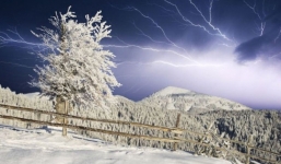Lý giải hiện tượng tuyết xuất hiện trong cơn giông sấm sét