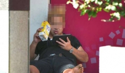 Sống nhờ ở trung tâm thương mại dù lương tháng gần 16 triệu