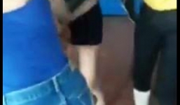 Thiếu nữ bị đánh hội đồng, lột đồ ở quán cà phê