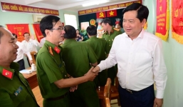 Bí thư Thăng: 'Công an phải giỏi võ, tội phạm nghe là phải sợ'